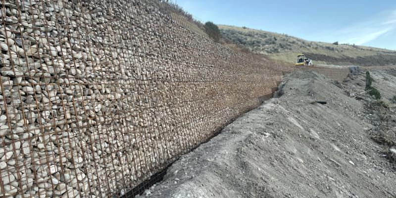yellowstone Hilfiker facing with geogrid